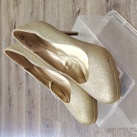 Shimmering Gold Glitter Heels - Picture 1 of 1